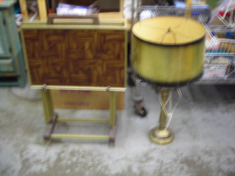 Set Of 4 TV Trays With Stand & Metal Lamp With Shade