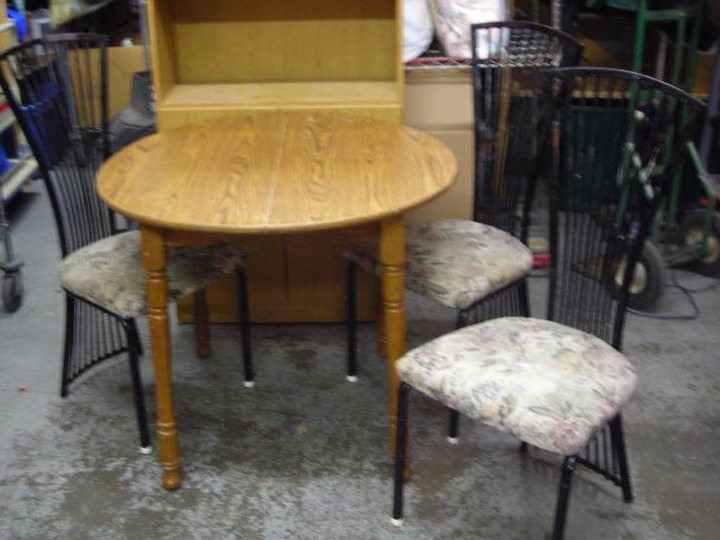 Round Table & 3-Chairs