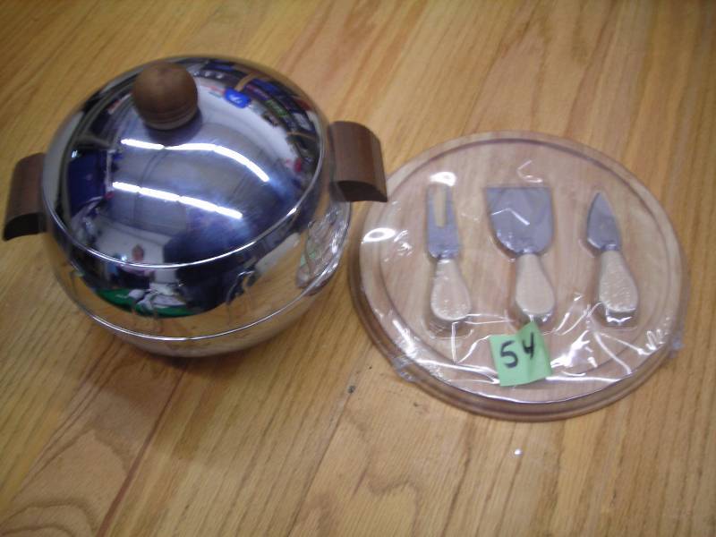 New Cheese Serving Set & Penguin Ice Bucket