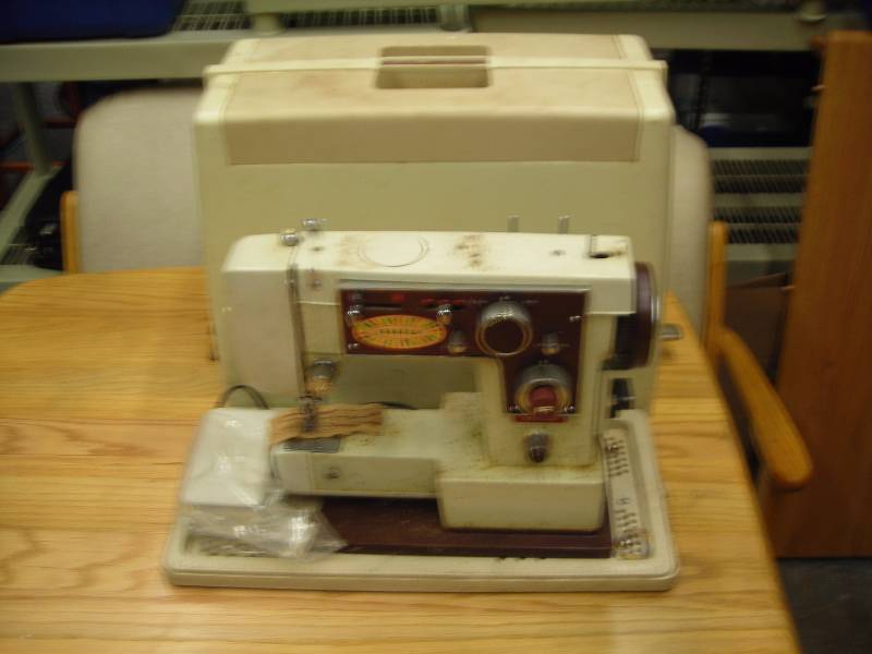 Old J.C. Penny Portable Sewing Machine Model #6925