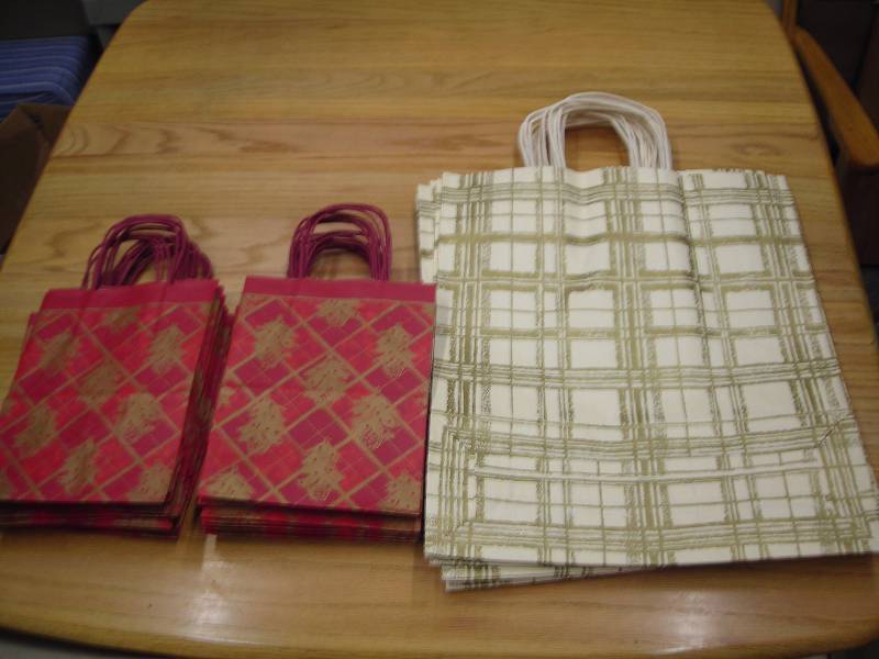 Lot Of New Gift Bags (12 Large Gold Plaid & 22 Small Tree Theme)
