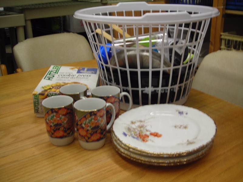Floral Dessert Set With Gold Rim Glasses 4-Cups & 4 Plates