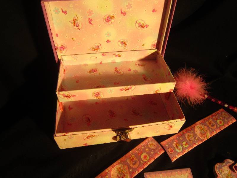 lot 10 image: Pink fairy Box of Goodies