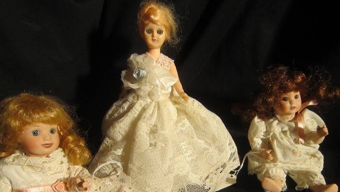 3 Dolls