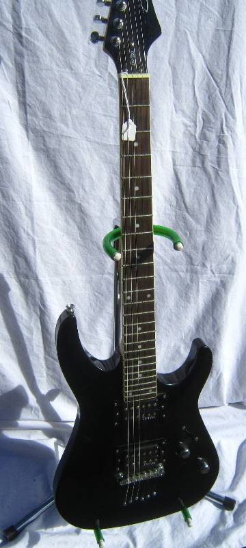 Devlin Black Electric Guitar DV-100