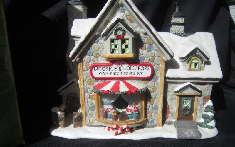 Santas Workbench Licorice & Lollipops Confectionery Christmas House with Box - Collectible Victorian Series