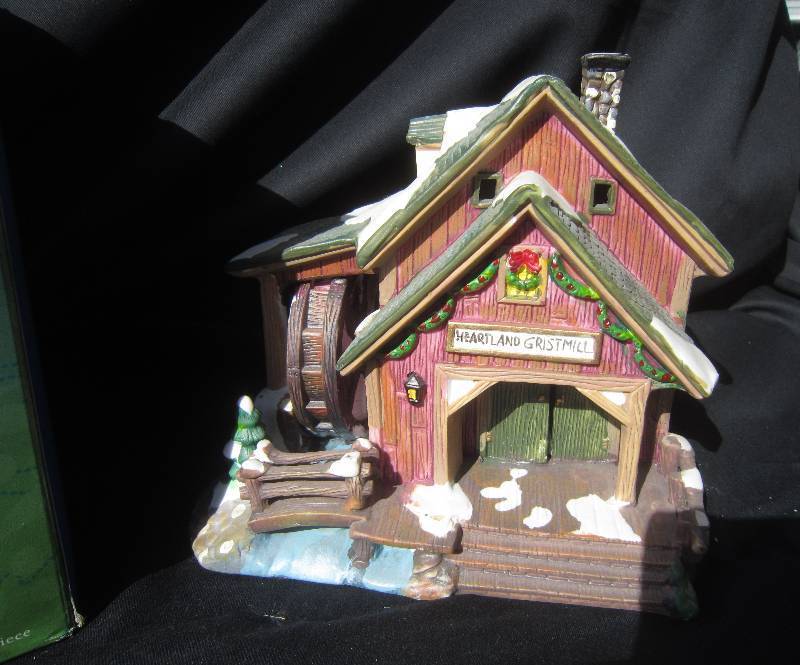 Santas Workbench Heartland Gristmill Christmas House with Box - Collectible Towne Collection