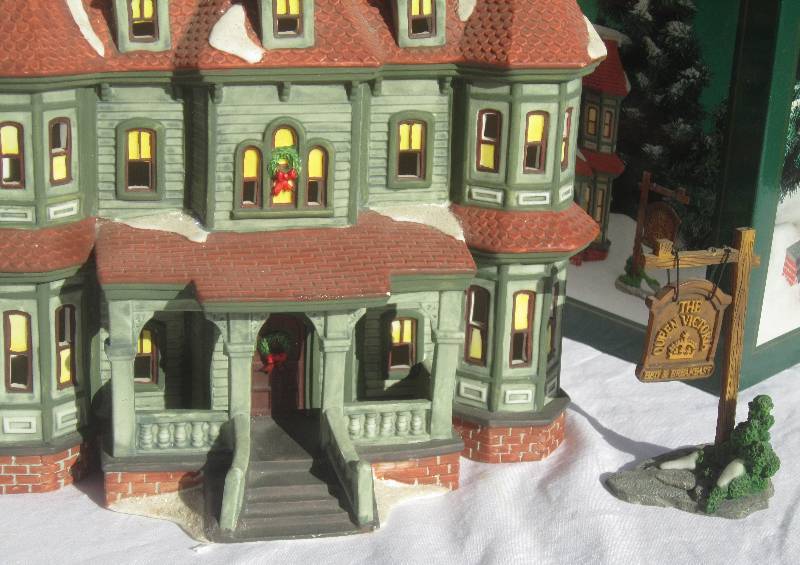 Collectible Christmas Lighted House - The Queen Victoria