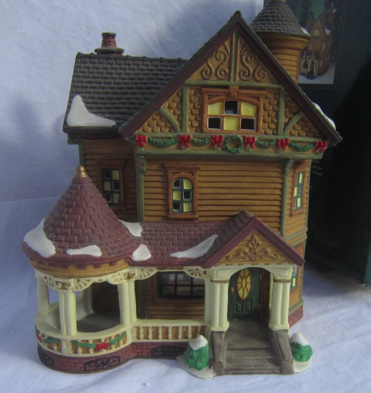 Collectible Christmas Lighted House - Heartland Valley Village - Brown House