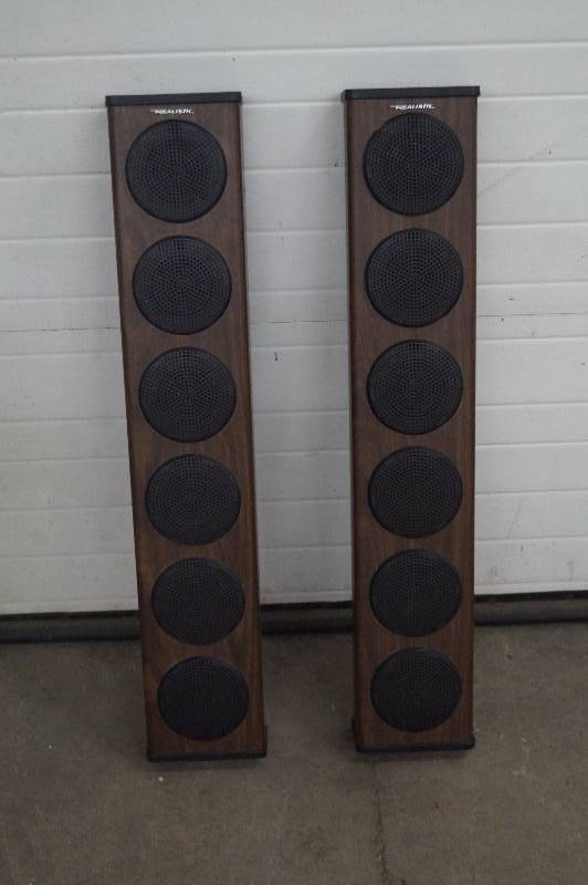 Realistic Speakers