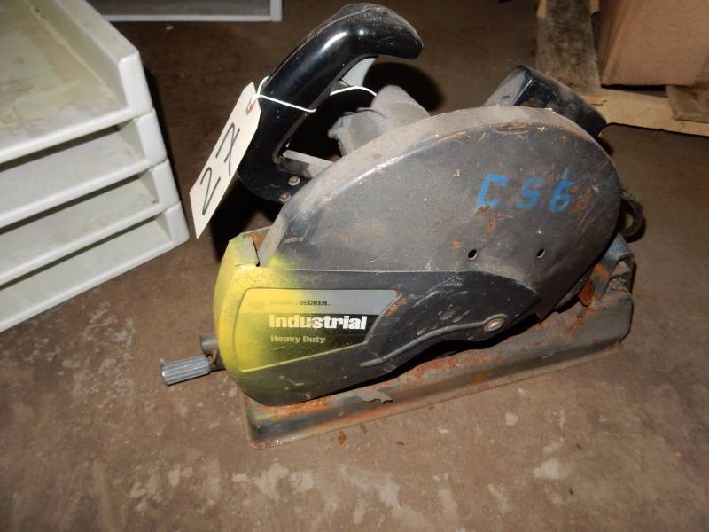 lot 27 image: Black and Decker, 14in Chop Saw.