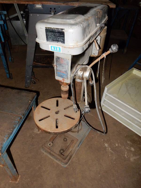 lot 28 image: Orbit 12 Speed 58 in  Chuck Drill Press