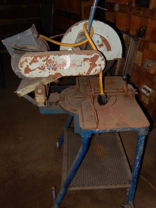 lot 32 image: Brillian Metal Cut off Saw. 220 V untested