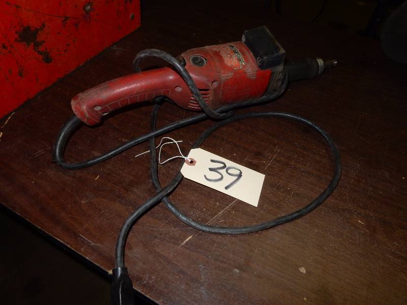 lot 39 image: Milwaukee Die Grinder, Tested and Works.. Looks like something is missing from Chuck