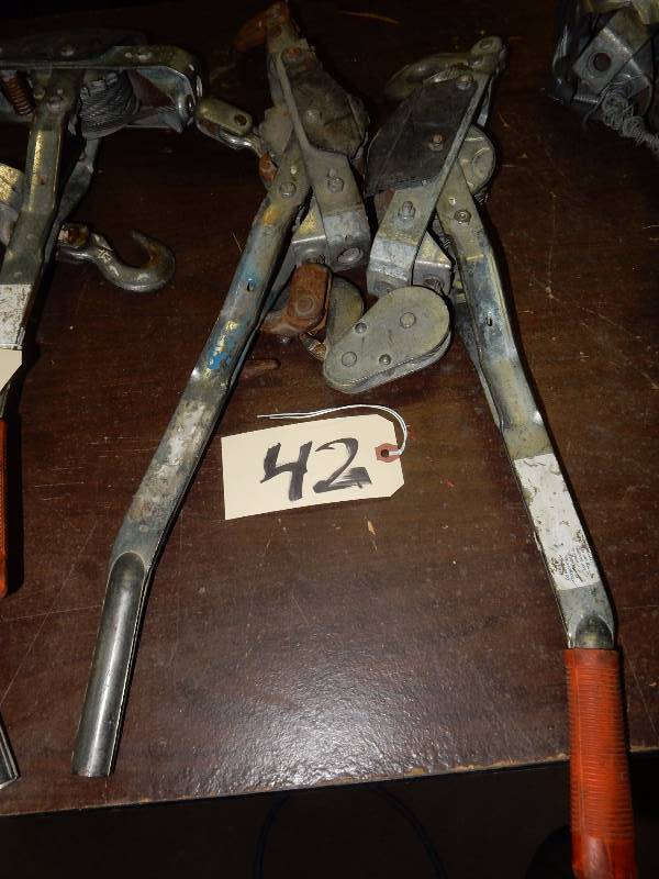 lot 42 image: 2 Ratchet Pullers