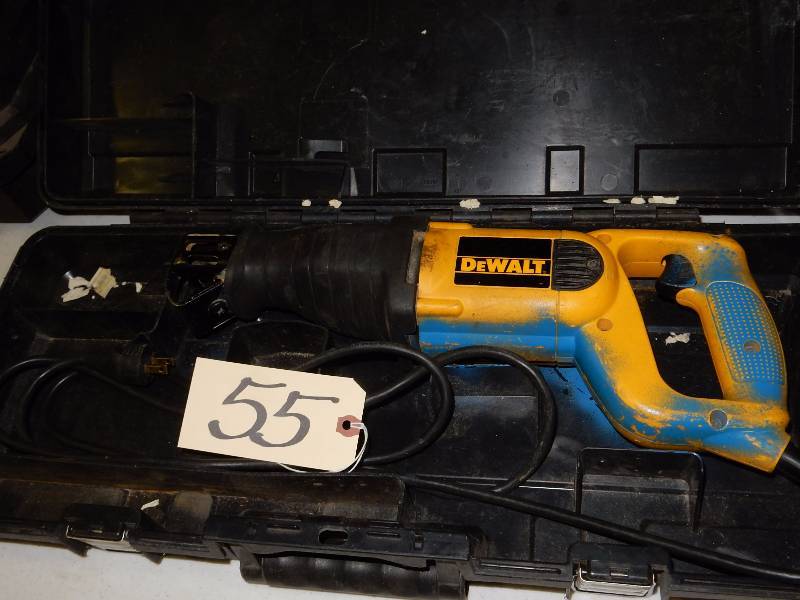 lot 55 image: Dewalt, DW303 Reciprocating Saw.. Tested and Works