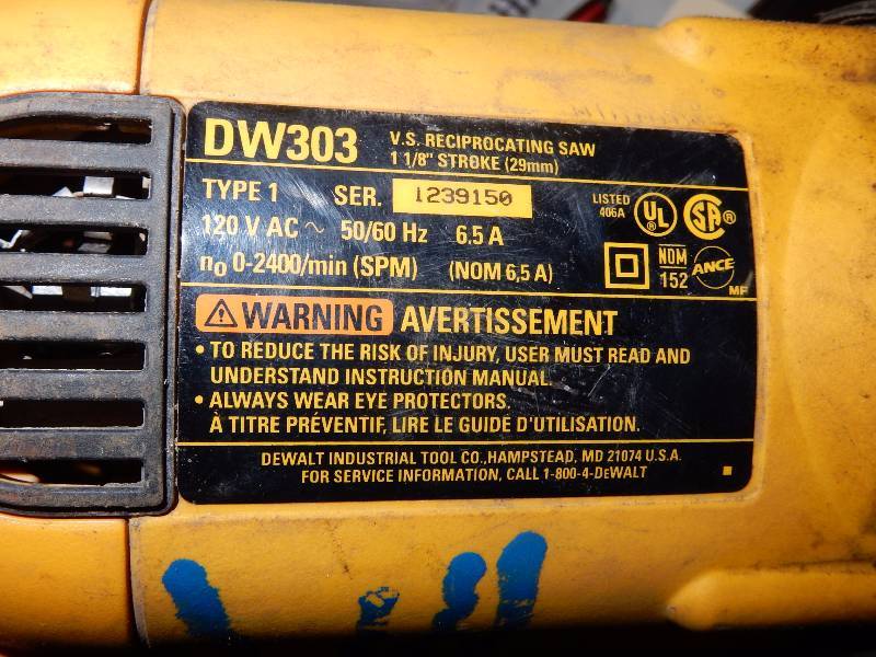 lot 59 image: Dewalt, DW303 Reciprocating Saw.. Tested and Works