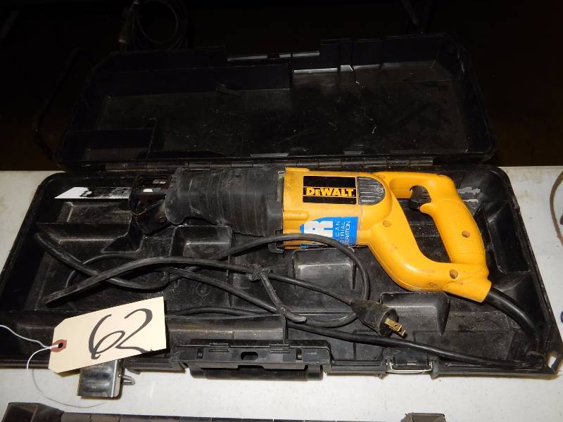 lot 62 image: Dewalt, DW303 V.S. Reciprocating Saw 1 18 in Stroke