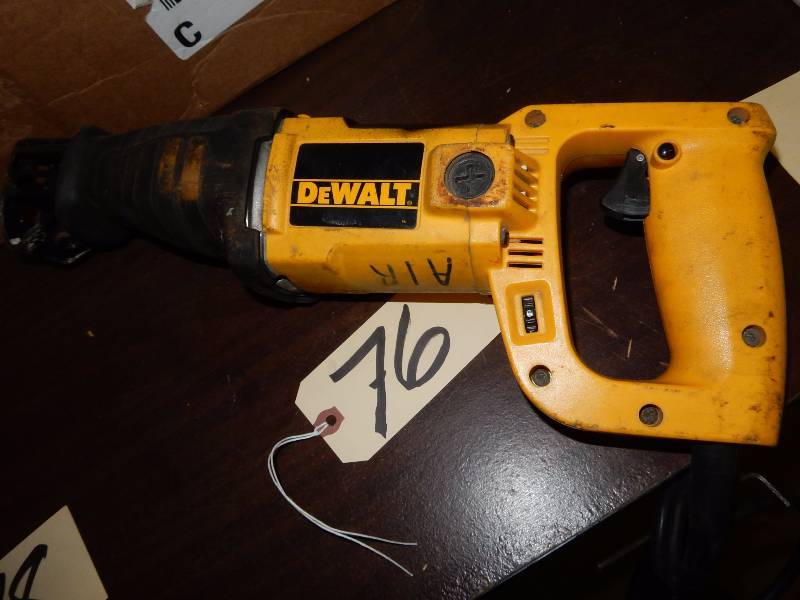 lot 76 image: Dewalt, DW305 VS Reciprocating Saw