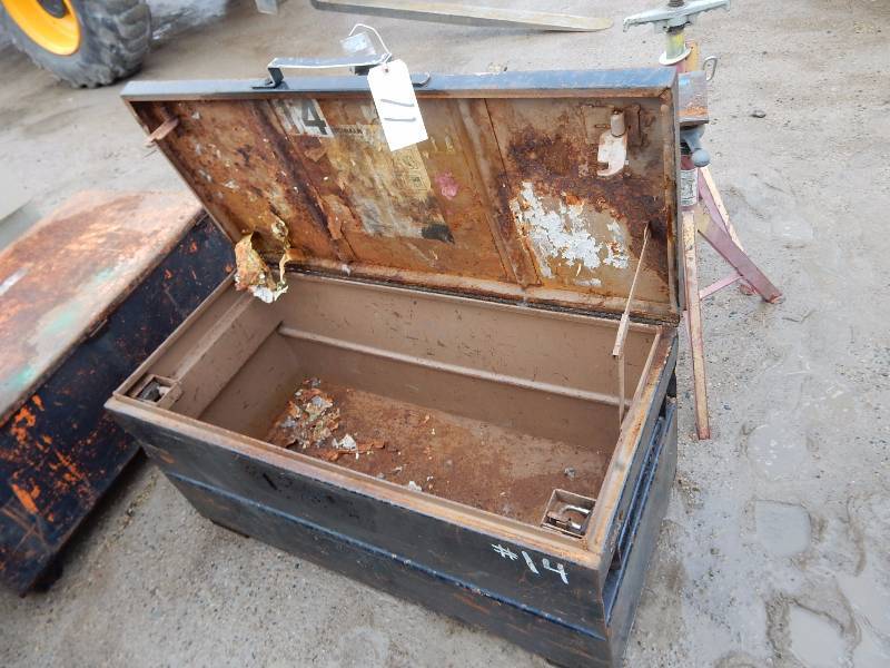 lot 11 image: Heavy metal job site box.. 42in x 19 in x 21in h