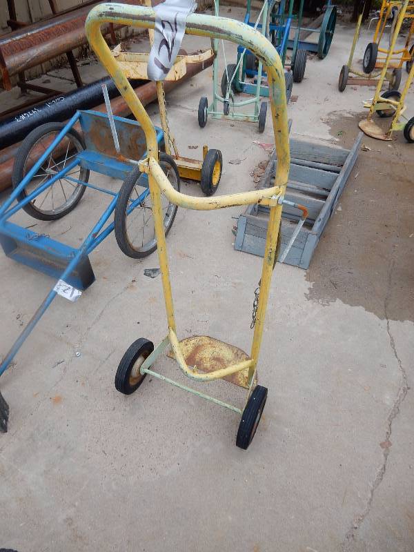 lot 122 image: Single Tank upright cart