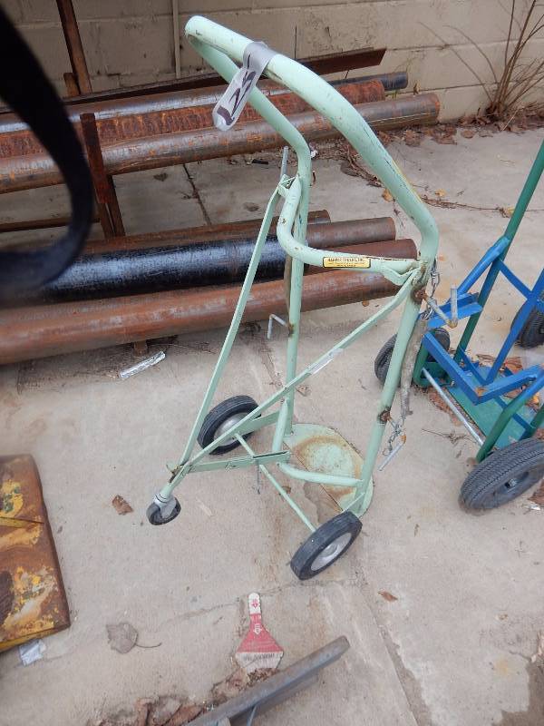 lot 125 image: Single Tank upright cart