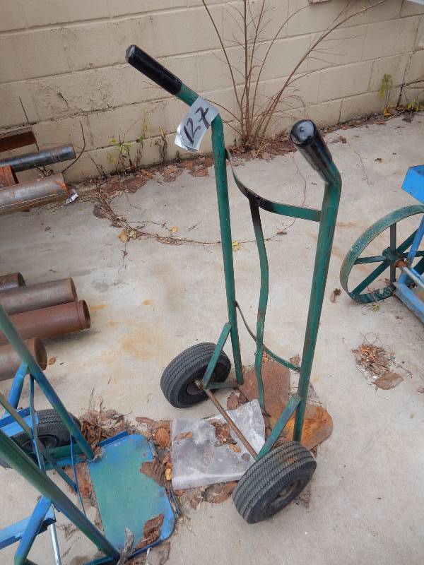lot 127 image: Single Tank upright cart