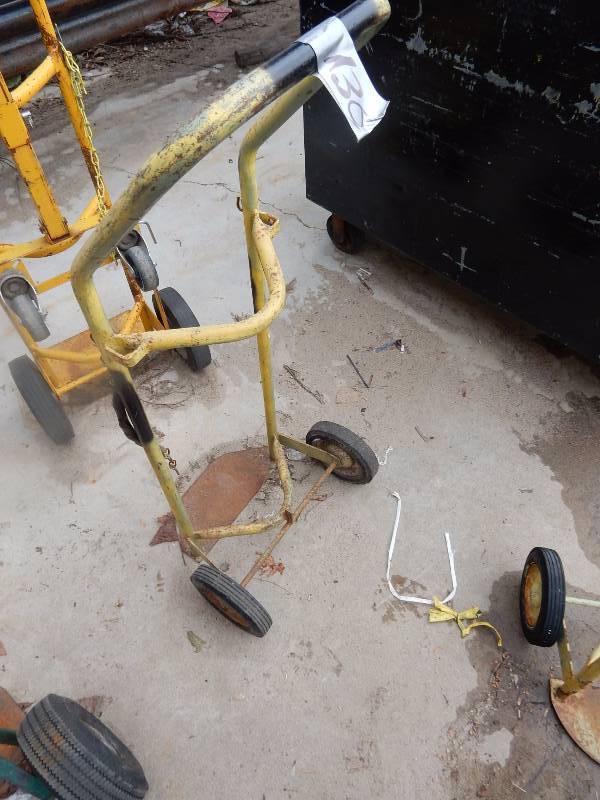 lot 130 image: Single Tank upright cart
