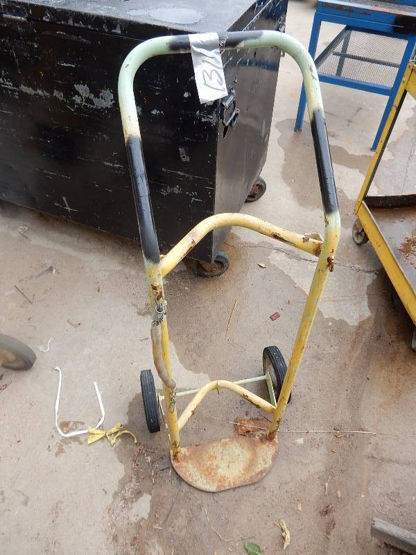 lot 131 image: Single Tank upright cart