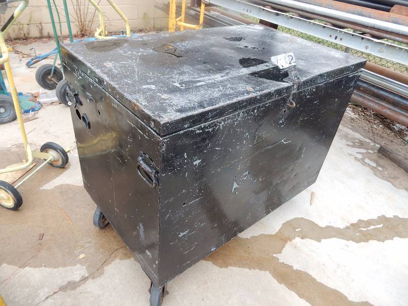 lot 132 image: Heavy Metal job site box.