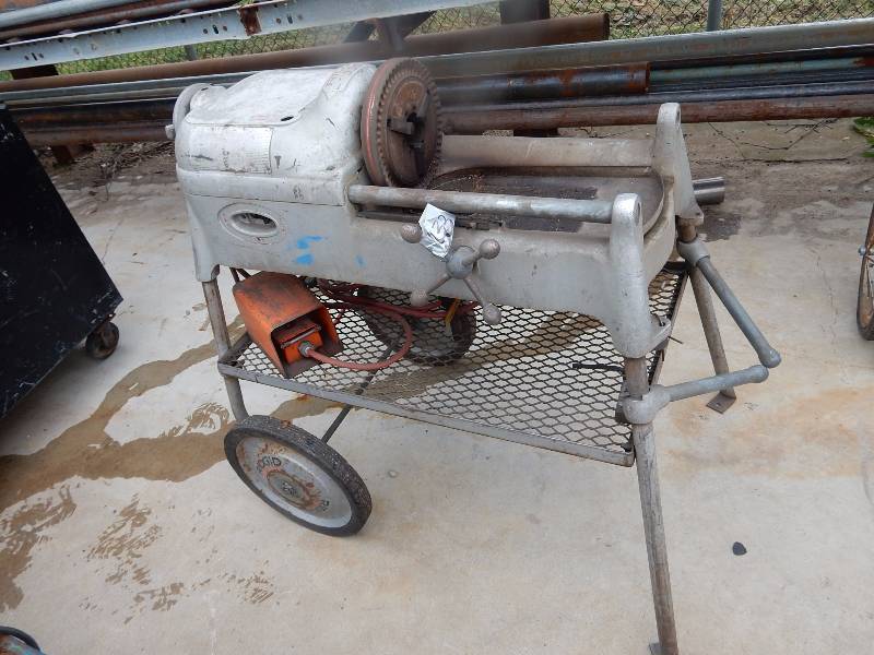 lot 133 image: Ridgid 535 Pipe Threader.. Untested