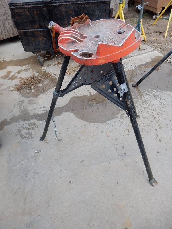lot 138 image: Ridgid Tristand, 18 to 6