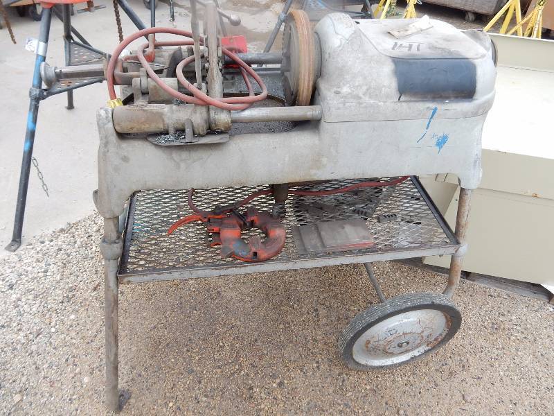 lot 141 image: Ridgid 535 Pipe Threader.. Untested