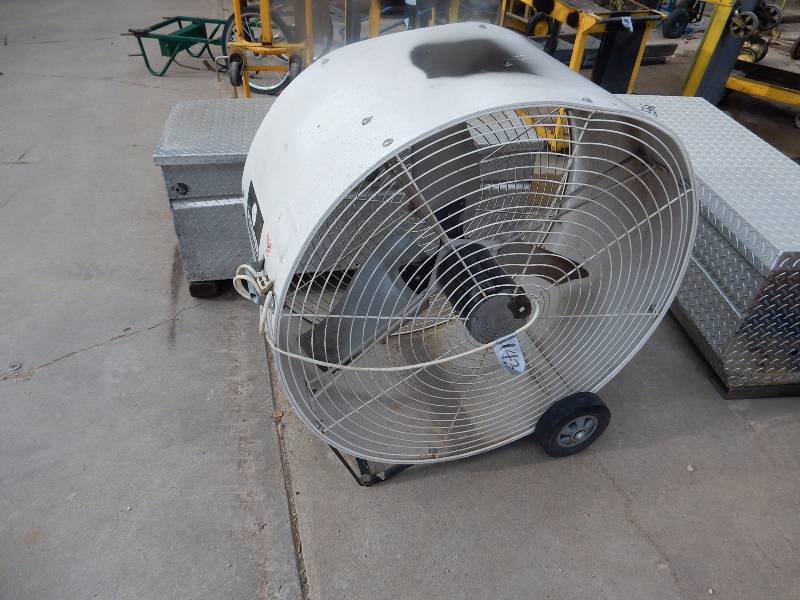 lot 143 image: Schaefer Fan.. 36in   untestd