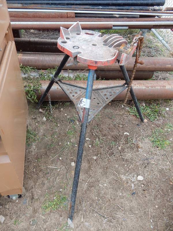lot 153 image: Ridgid Tristand, 18 to 6