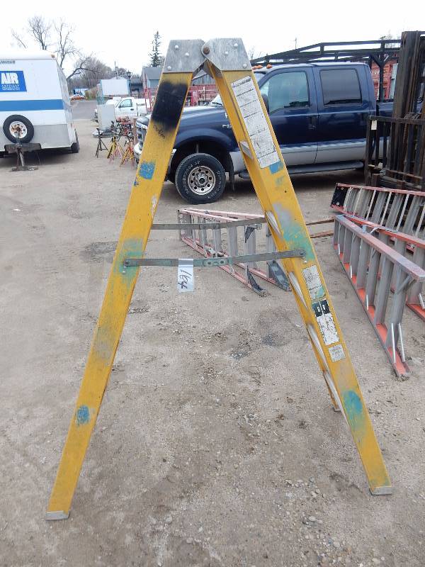 lot 164 image: 6 ft step ladder