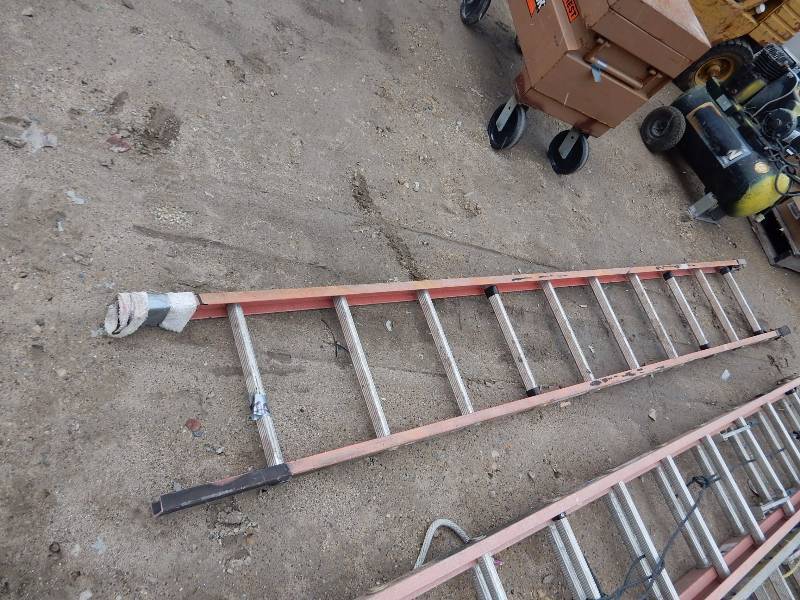 lot 168 image: 10 ft extension ladder section