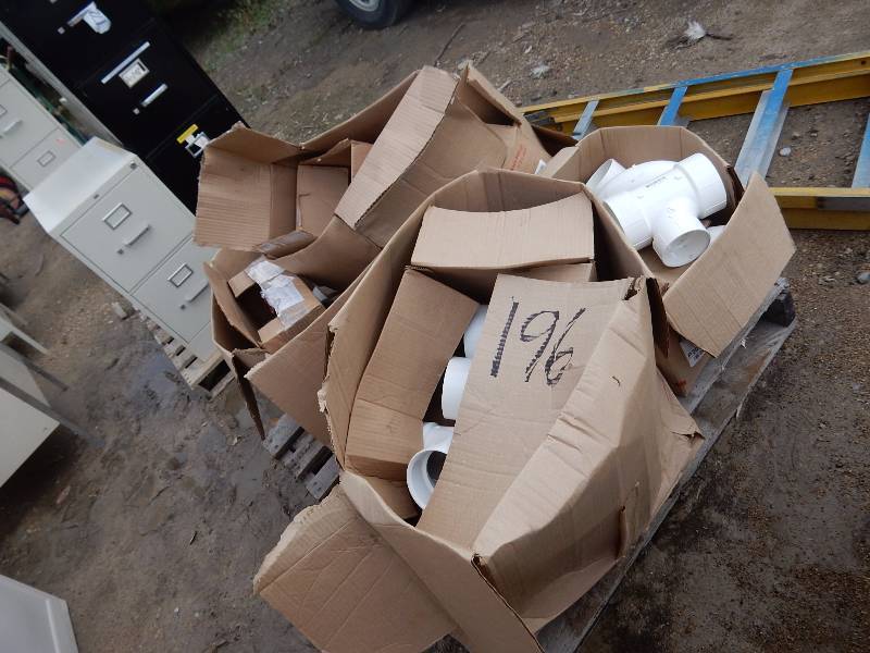 lot 196 image: Misc. PVC Ts,  etc.. See pictures