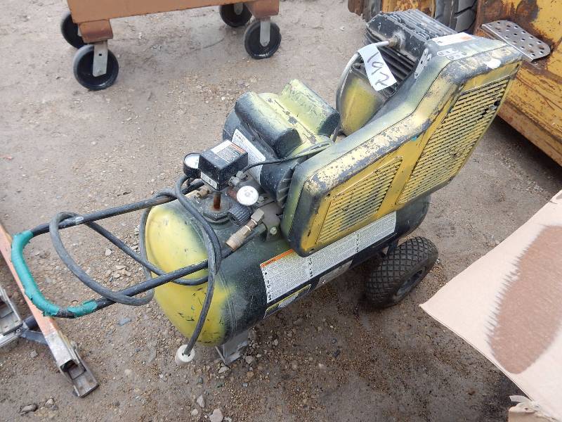 lot 197 image: 20 Gallon, 155 PSI Air Compressor AO Smith
