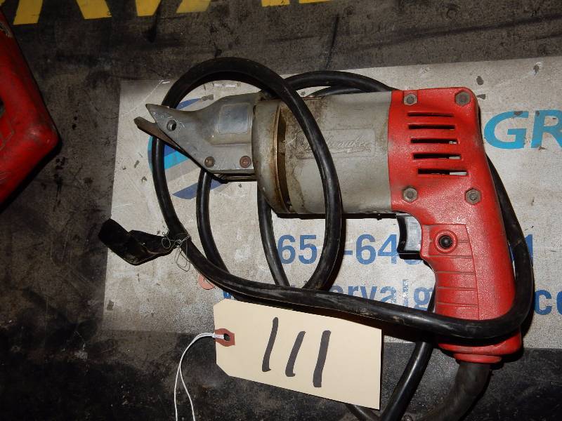 lot 111 image: Milwaukee shears, Tested and works