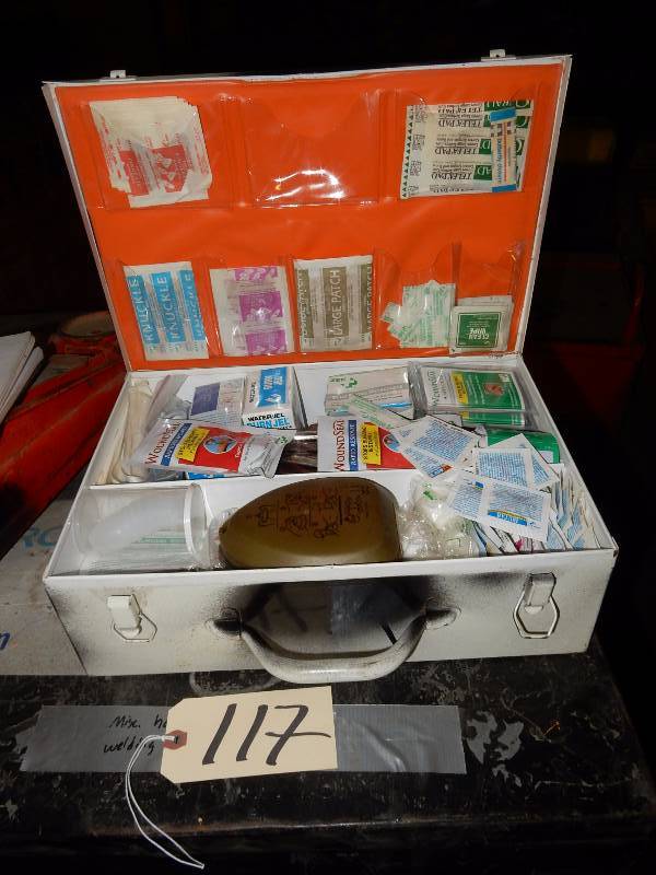 lot 117 image: First Aid Kit