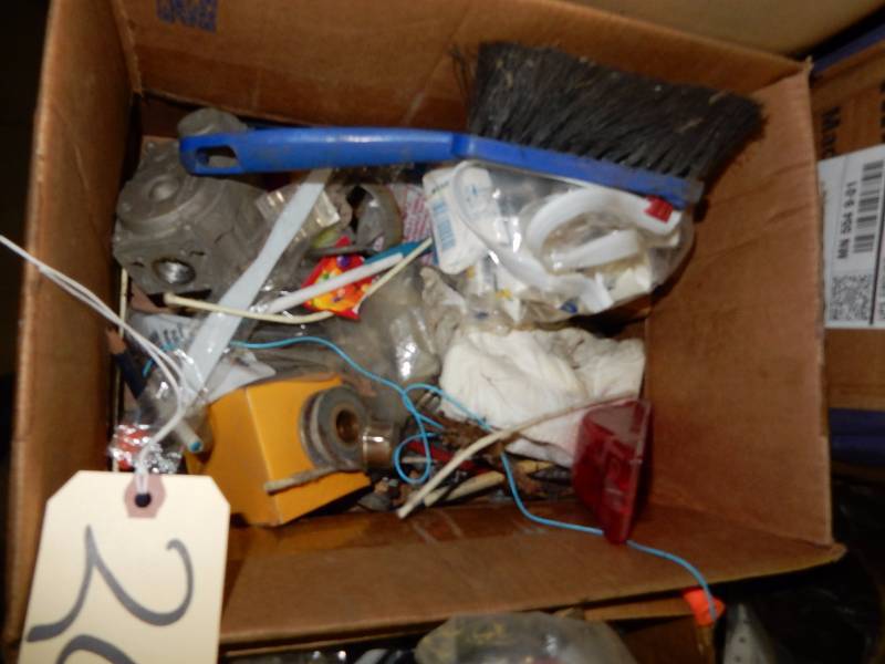 lot 204 image: Misc. items as pictured.. Look at the closeups