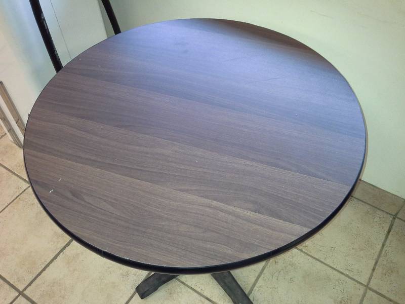 lot 2 image: Round Restaurant Table