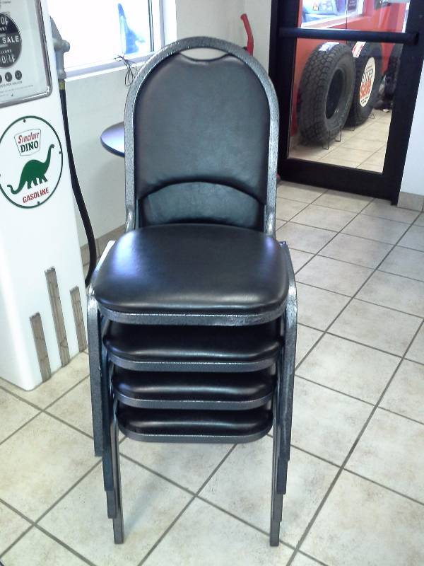 lot 5 image: Lot of (4) Stackable Restaurant Chairs