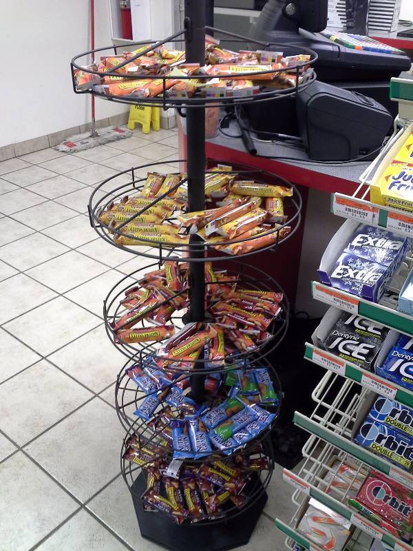 lot 27 image: Rack & Approximately 125 granola nd breakfast bars