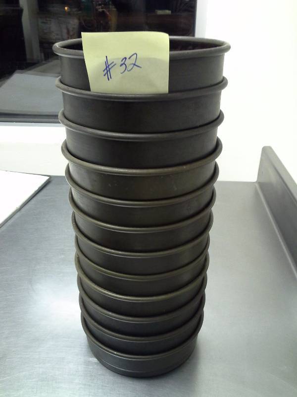 lot 32 image: Lot of (12) 7 Pizza Pans