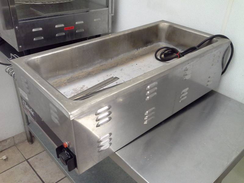 lot 61 image: APWwyott  27 inch warmer