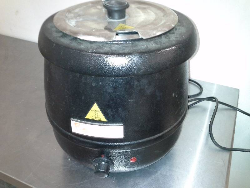 lot 65 image: Soup KettleWarmer