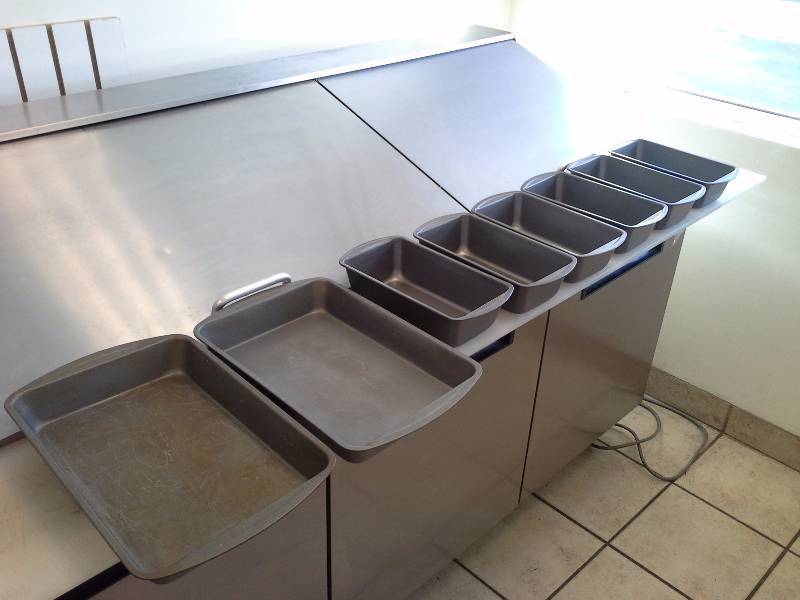 lot 74 image: Lot of (8) Baking Pans