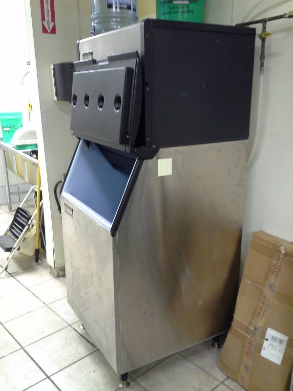 lot 105 image: Ice-O-Matic Ice Machine